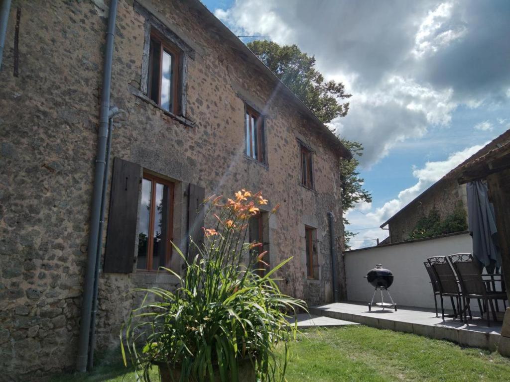 Chambre D'Hotes De Puy Faucher Arrenes Kültér fotó